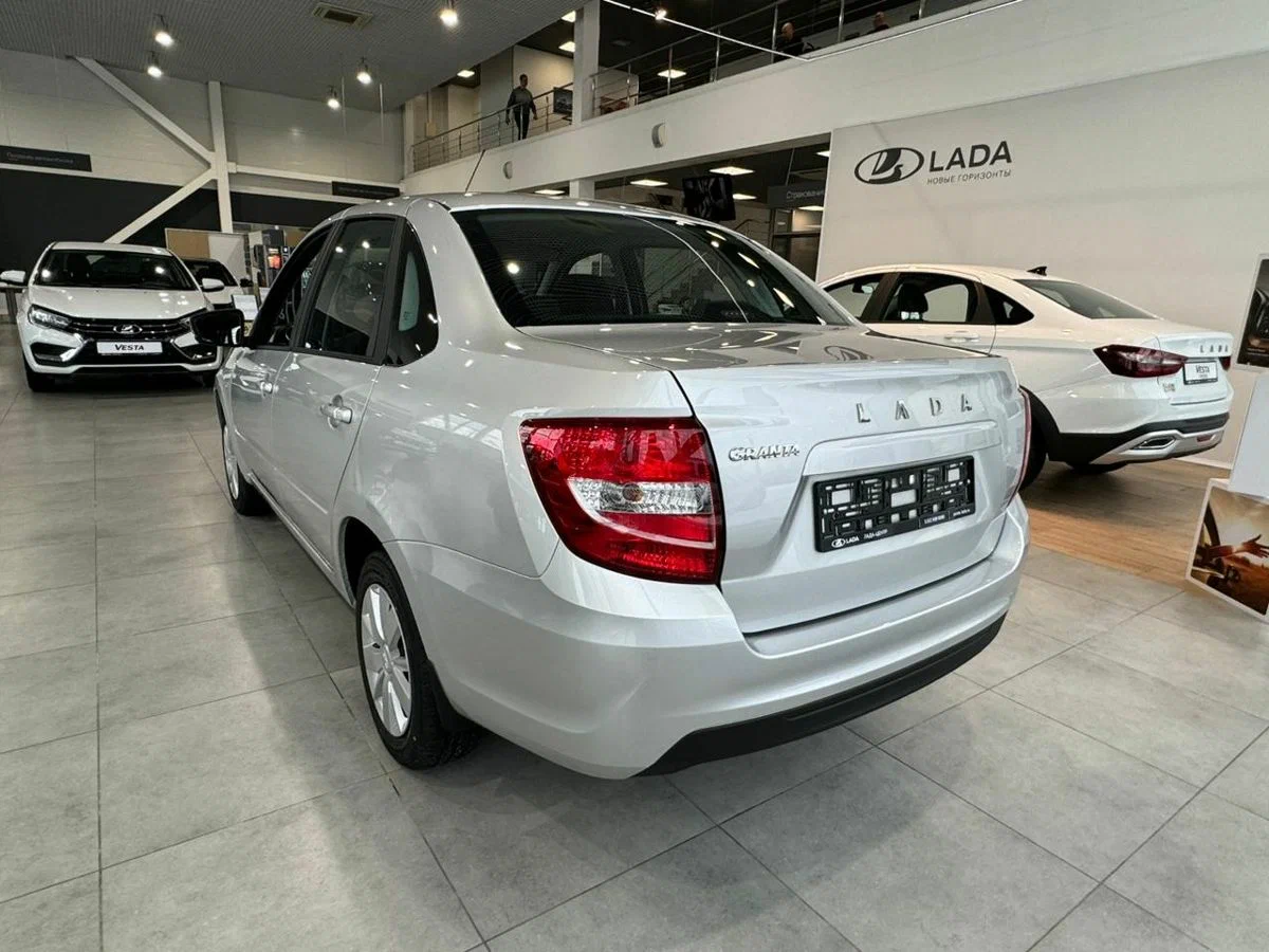 Lada Granta Седан в Москва - фото №3
